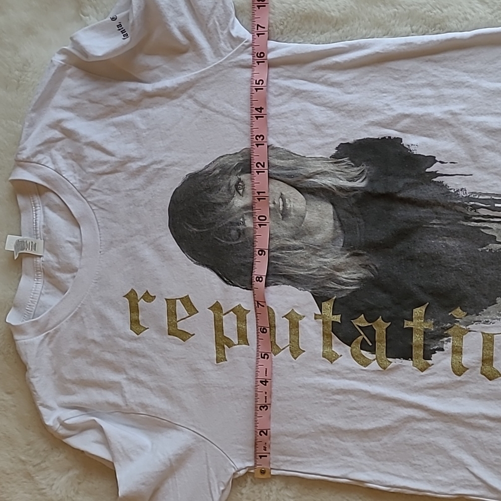 Taylor Swift Reputation US Concert Tour White Graphic Long Sleeve Tee - Picture 6 of 10